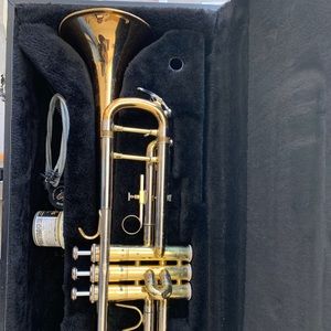 Calling all musicians!!  Used trumpet in great condition.